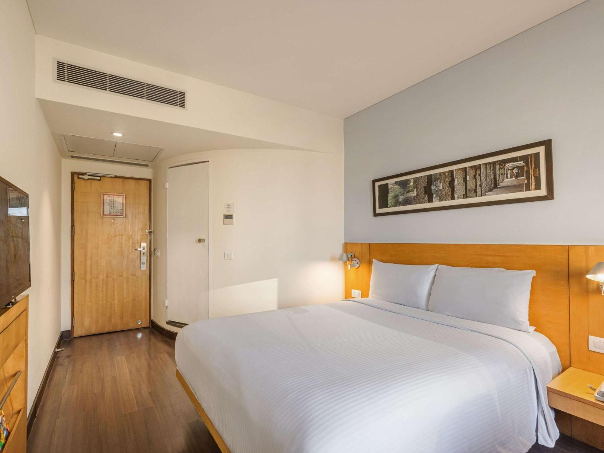 Ibis Bengaluru Hosur Road - An Accor Brand Otel Dış mekan fotoğraf